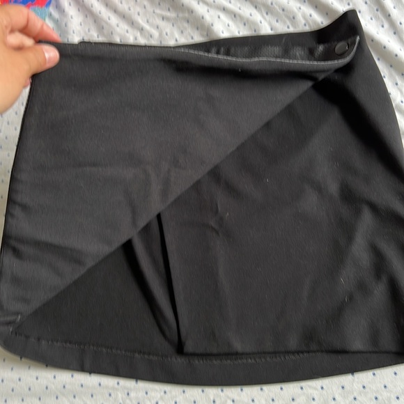 Black vegan leather mini skirt - Picture 2 of 7